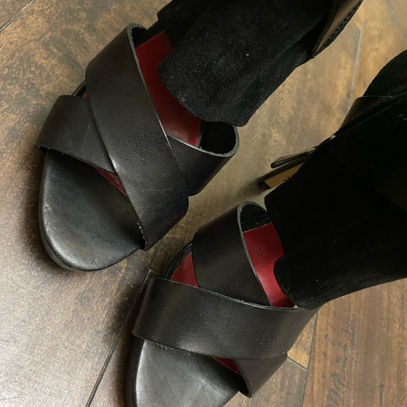 Gorgeous sock bootie heels 👠 - Picture 7 of 9